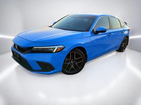 Used 2024 Honda Civic Sport Touring image 2