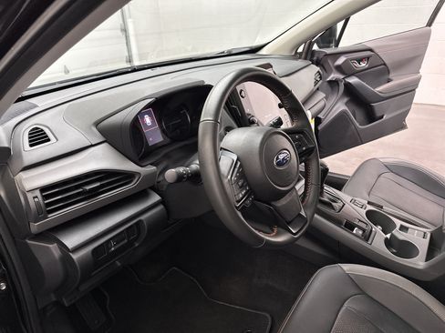 Used 2024 Subaru Crosstrek 2.5i Limited w/ Crosstrek Mirror Package AWD/4WD image 14