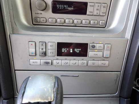 Used 2003 Lincoln Navigator Luxury image 28