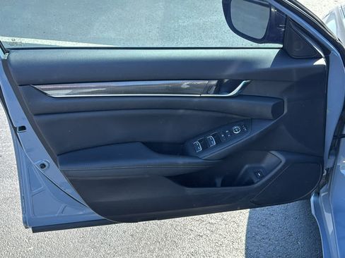 Used 2022 Honda Accord Sport image 6