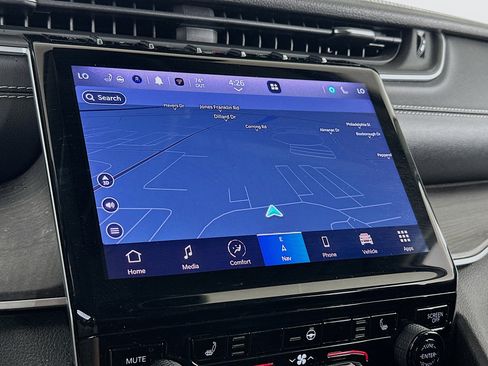 Used 2022 Jeep Grand Cherokee L Limited image 22