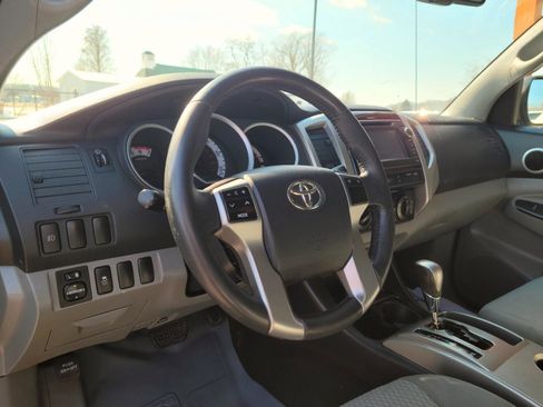 Used 2013 Toyota Tacoma PreRunner w/ SR5 Pkg image 9