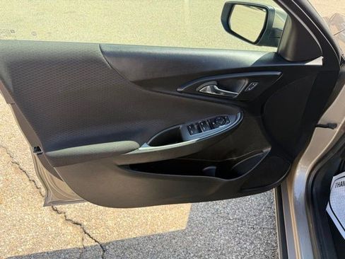 Used 2024 Chevrolet Malibu LT image 11