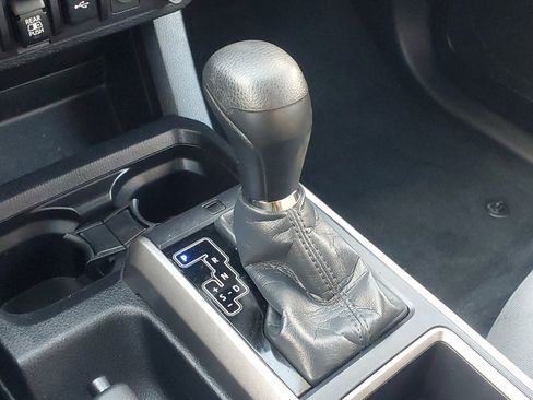 Used 2021 Toyota Tacoma 2WD Double Cab image 29