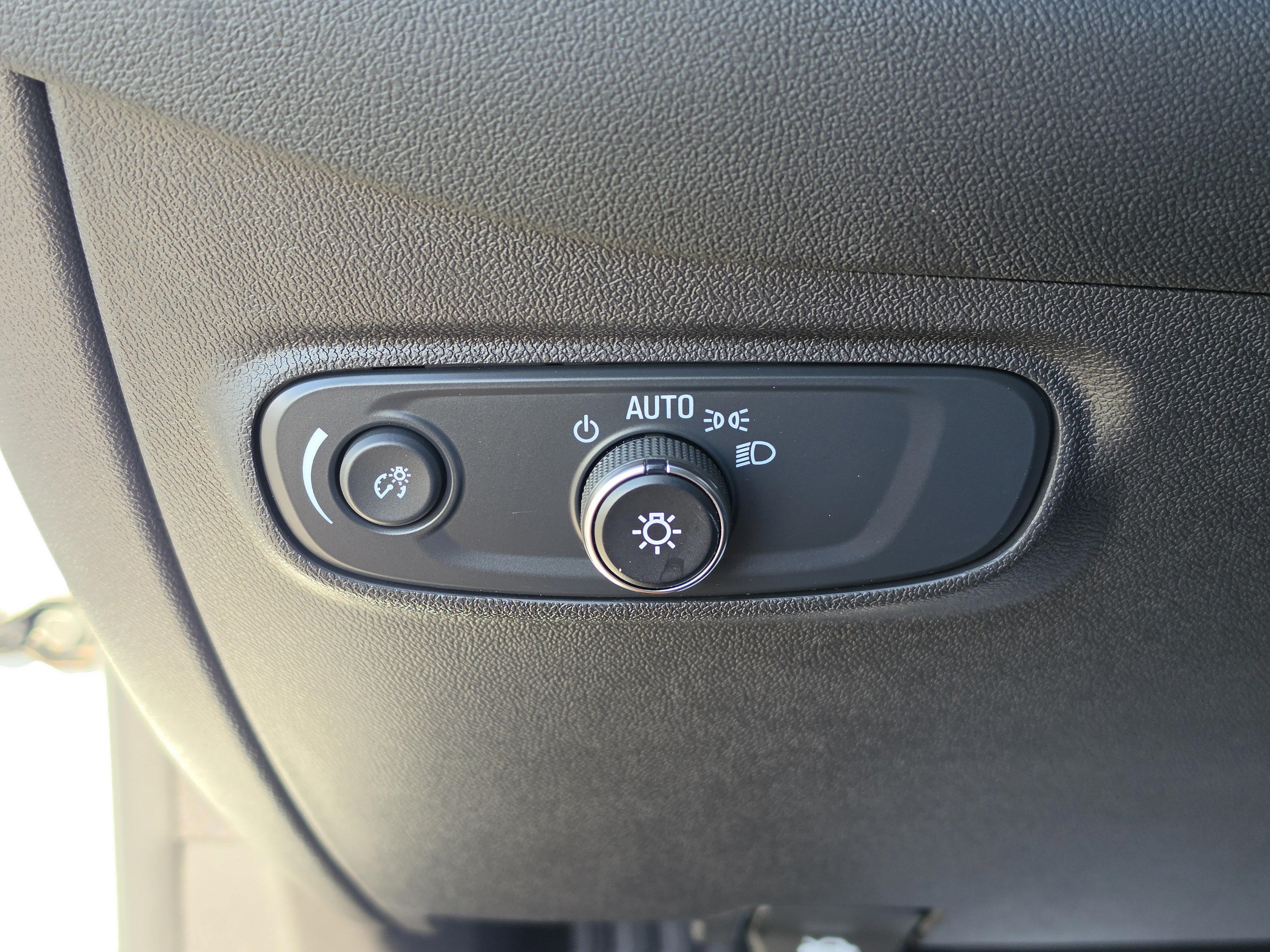 Used 2024 Chevrolet Equinox LT w/ LPO, Cargo Package FWD image 32