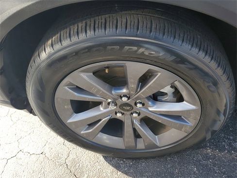 Used 2023 Ford Explorer XLT w/ Equipment Group 202A image 6