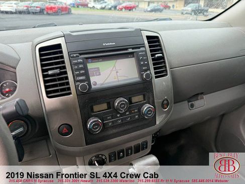 Used 2019 Nissan Frontier SL image 21