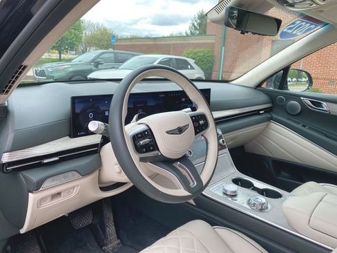 Used 2025 Genesis GV80 3.5T Prestige AWD/4WD image 10