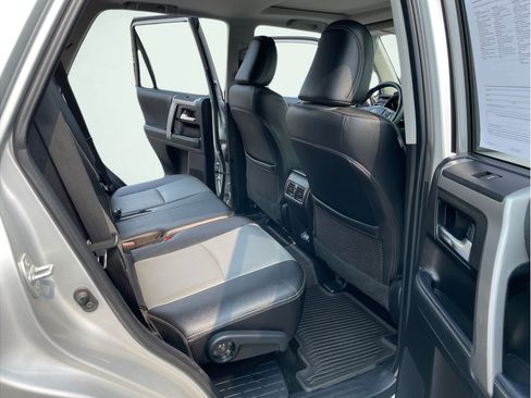 Certified 2021 Toyota 4Runner SR5 Premium w/ Moonroof Package AWD/4WD image 18