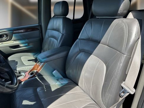 Used 2004 GMC Envoy SLT image 7