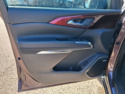 Used 2024 Chevrolet Traverse RS image 10