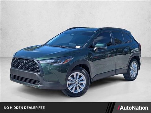 Used 2023 Toyota Corolla Cross LE FWD image 1