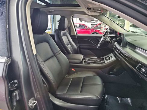 Used 2022 Lincoln Aviator AWD w/ Premium Package image 11