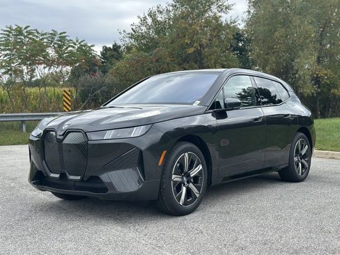 New 2026 BMW iX xDrive45 image 3
