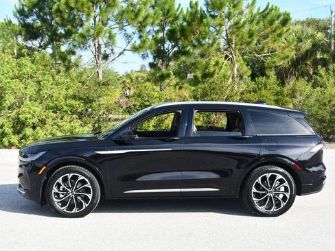 Used 2024 Lincoln Nautilus Reserve w/ Equipment Group 203A AWD/4WD image 28