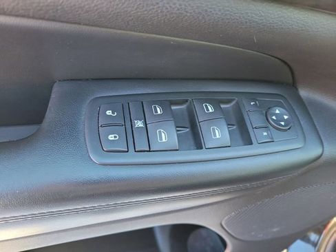 Used 2011 Jeep Grand Cherokee Laredo image 19