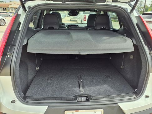 Used 2021 Volvo XC40 T5 R-Design AWD/4WD image 9