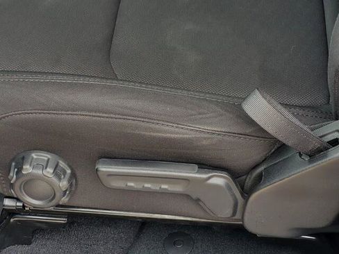 Used 2022 Jeep Wrangler Unlimited Sport image 29