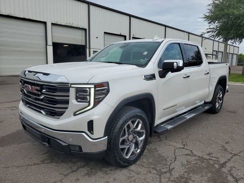 Used 2025 GMC Sierra 1500 SLT w/ SLT Premium Plus Package AWD/4WD image 2