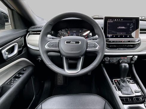 Used 2025 Jeep Compass Limited AWD/4WD image 6