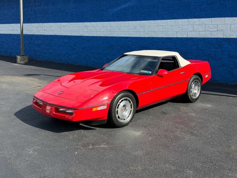 Used 1987 Chevrolet Corvette Convertible RWD image 4