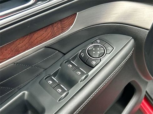 Used 2016 Ford Explorer Platinum image 24