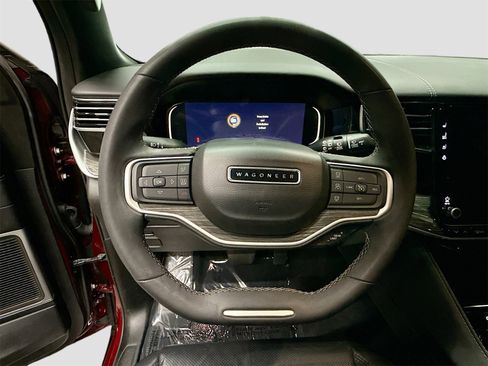 Used 2022 Jeep Wagoneer Series III w/ Flexible Seating Group image 11