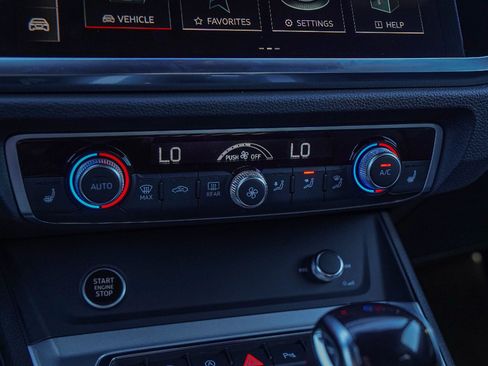 Certified 2025 Audi Q3 2.0T Premium Plus w/ Premium Plus Package image 17