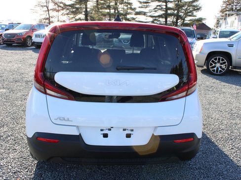 Used 2022 Kia Soul LX w/ Technology Package image 8