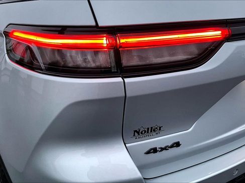 Used 2025 Jeep Grand Cherokee Limited w/ Black Appearance Package image 30