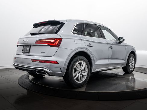 Certified 2023 Audi Q5 2.0T Premium w/ Convenience Package AWD/4WD image 4