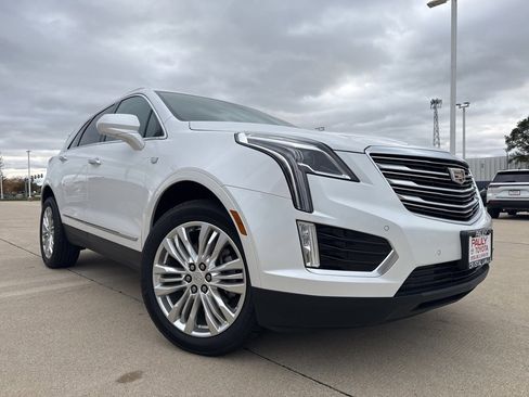 Used 2017 Cadillac XT5 Premium Luxury image 2