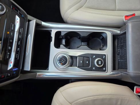 Used 2023 Ford Explorer Platinum w/ Technology Package AWD/4WD image 29