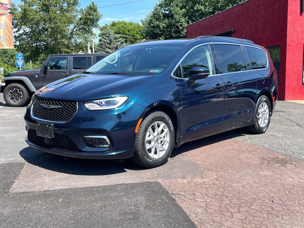 Used 2022 Chrysler Pacifica Touring-L FWD image 11