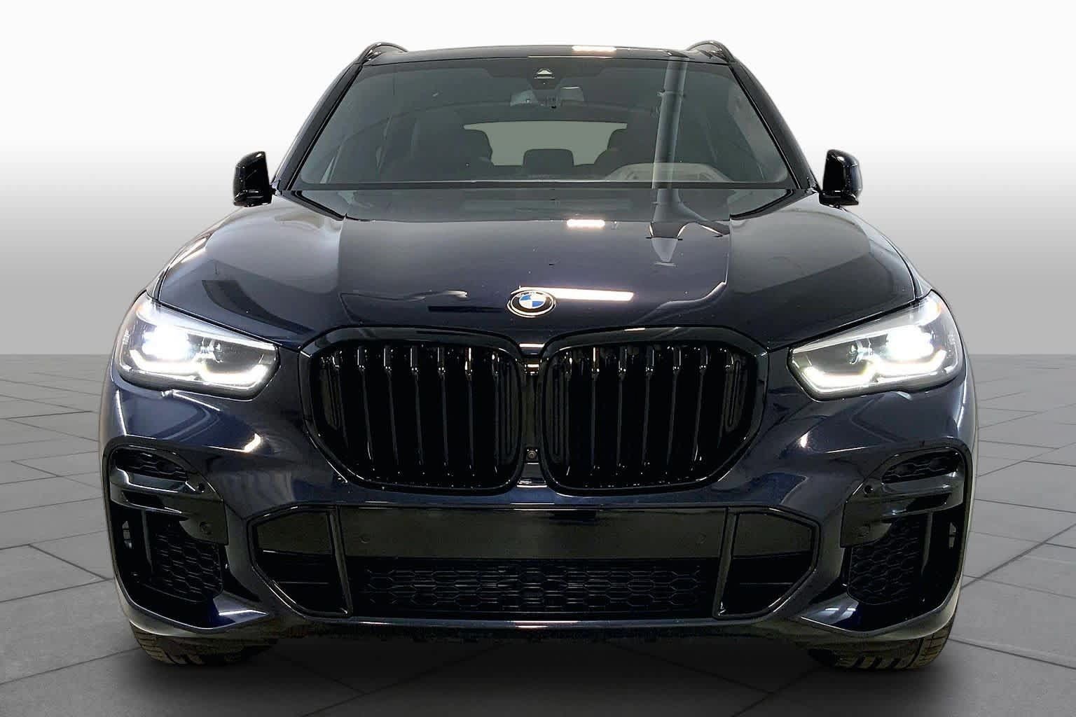 Used 2022 BMW X5 xDrive40i w/ M Sport Package AWD/4WD image 3