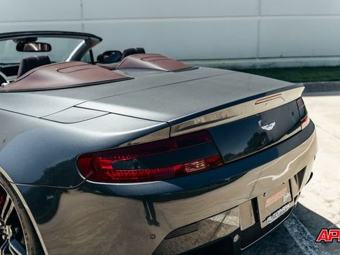 Used 2009 Aston Martin V8 Vantage Roadster RWD image 32