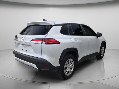 Used 2025 Toyota Corolla Cross L FWD image 4