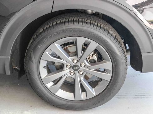 Used 2023 Ford Explorer XLT w/ Equipment Group 202A RWD image 12