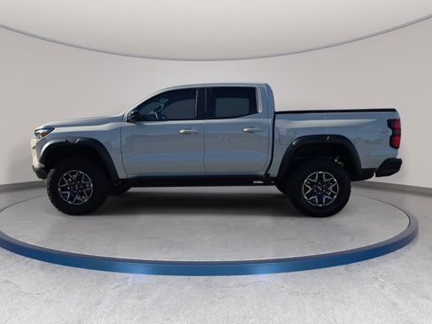 Used 2026 Chevrolet Colorado ZR2 w/ Technology Package AWD/4WD image 8