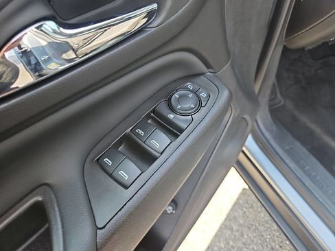 Used 2024 Chevrolet Equinox LT FWD image 11