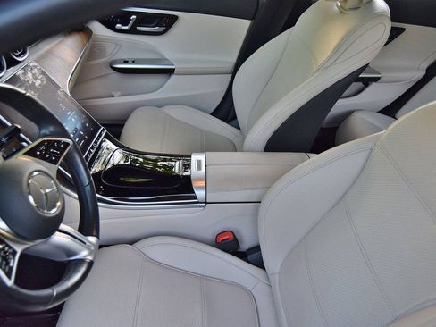 Used 2022 Mercedes-Benz C 300 4MATIC Sedan image 37