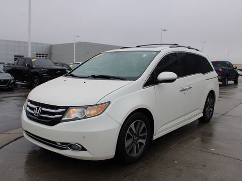 Used 2015 Honda Odyssey Touring image 3
