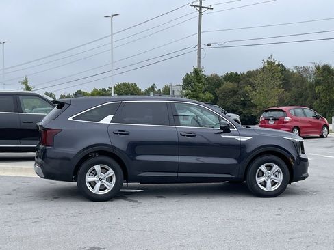 New 2026 Kia Sorento LX image 8