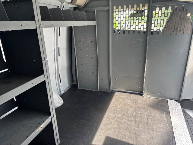 Used 2020 Chevrolet Express 3500 w/ Driver Convenience Package RWD image 21