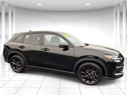Certified 2025 Honda HR-V Sport image 2