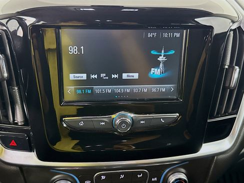 Used 2018 Chevrolet Traverse LS FWD image 17