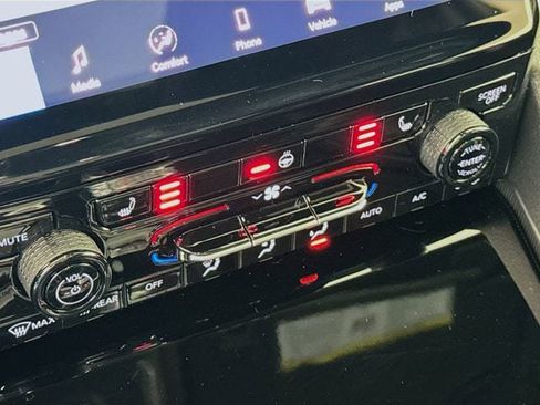 New 2025 Jeep Grand Cherokee L Limited w/ Trailer Tow Package image 23