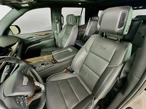 Certified 2024 Cadillac Escalade Premium Luxury w/ Performance Package AWD/4WD image 26