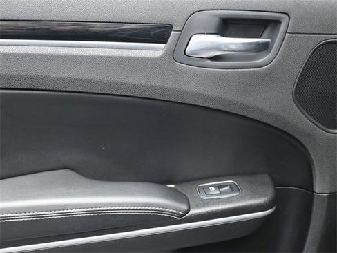 Used 2022 Chrysler 300 S image 16