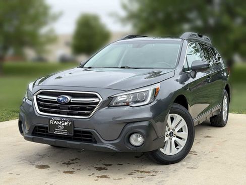 Used 2018 Subaru Outback 2.5i Premium AWD/4WD image 1